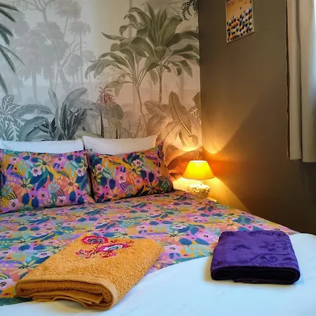 Apartment Proche Et Centre, Calme, 4 Pers *