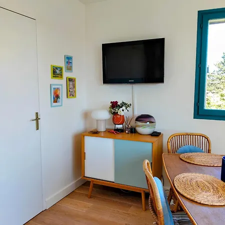 Apartment Proche Et Centre, Calme, 4 Pers *